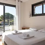 Fabienne In Center With Heated Pool فيلة أنديرنو لي بان