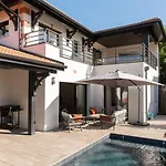 Fabienne In Center With Heated Pool فيلة أنديرنو لي بان