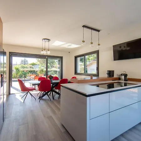 Villa Fabienne En Plein Centre Avec Piscine Chauffee Pour 6 Personne