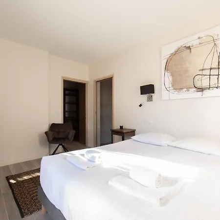 Villa Fabienne En Plein Centre Avec Piscine Chauffee Pour 6 Personne *