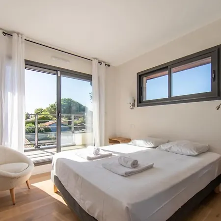 Villa Fabienne In Center With Heated Pool Andernos-les-Bains