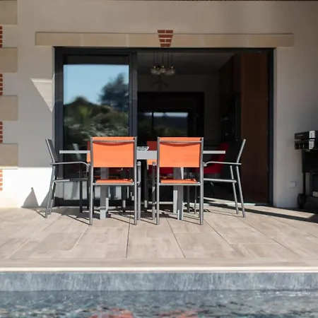 Fabienne In Center With Heated Pool Willa Andernos-les-Bains